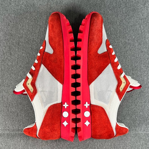 🚨LOUIS VUITTON RUNNER SNEAKER🚨 - Picture 4 of 13